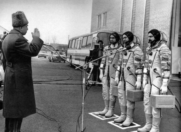 НИИРК – 1951 год. Годовщина со дня рождения летчика-космонавта и Героя Советского Союза Мусы Манарова