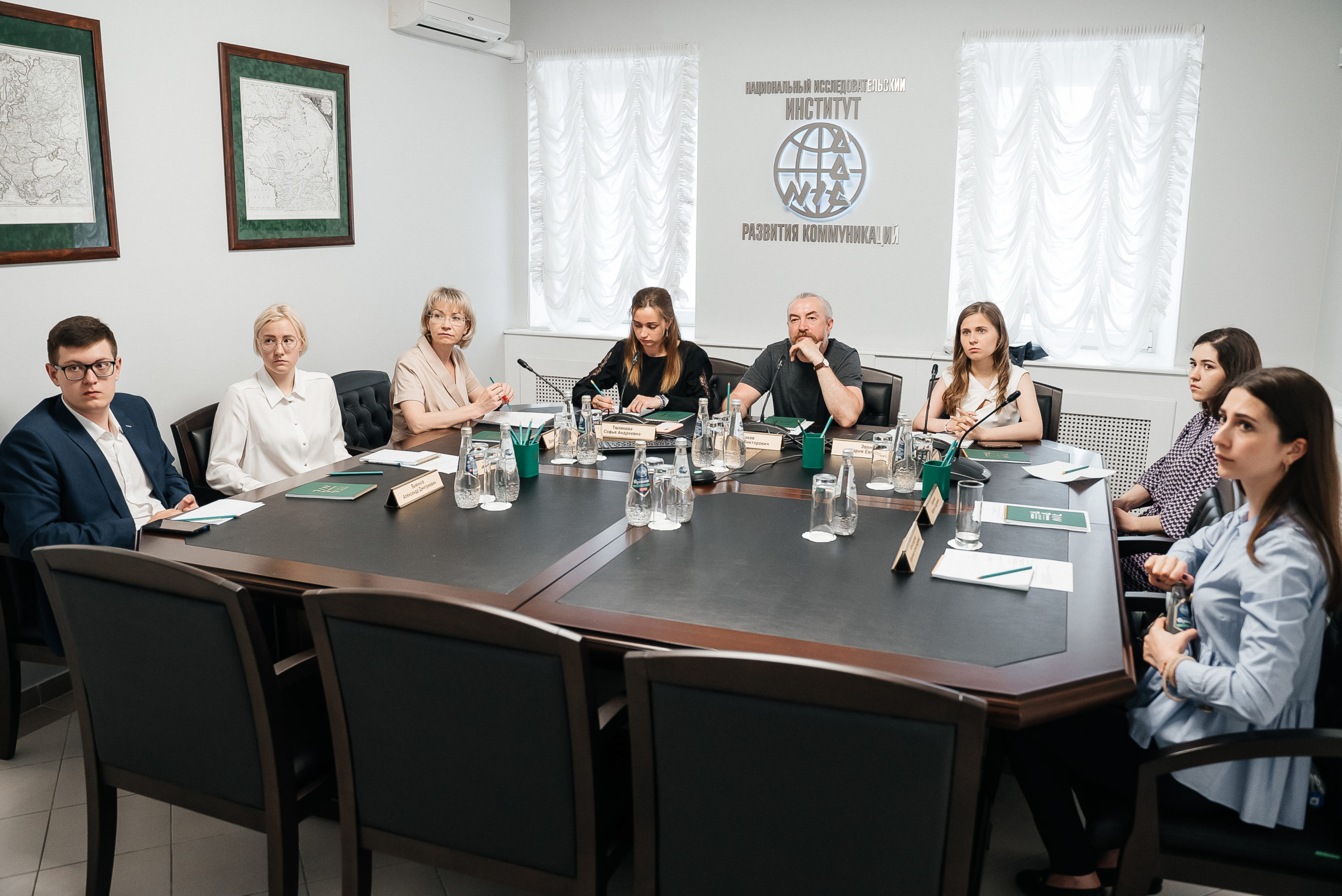 НИИРК – Встреча международного клуба молодых исследователей НИИРК с Алексеем Есаковым