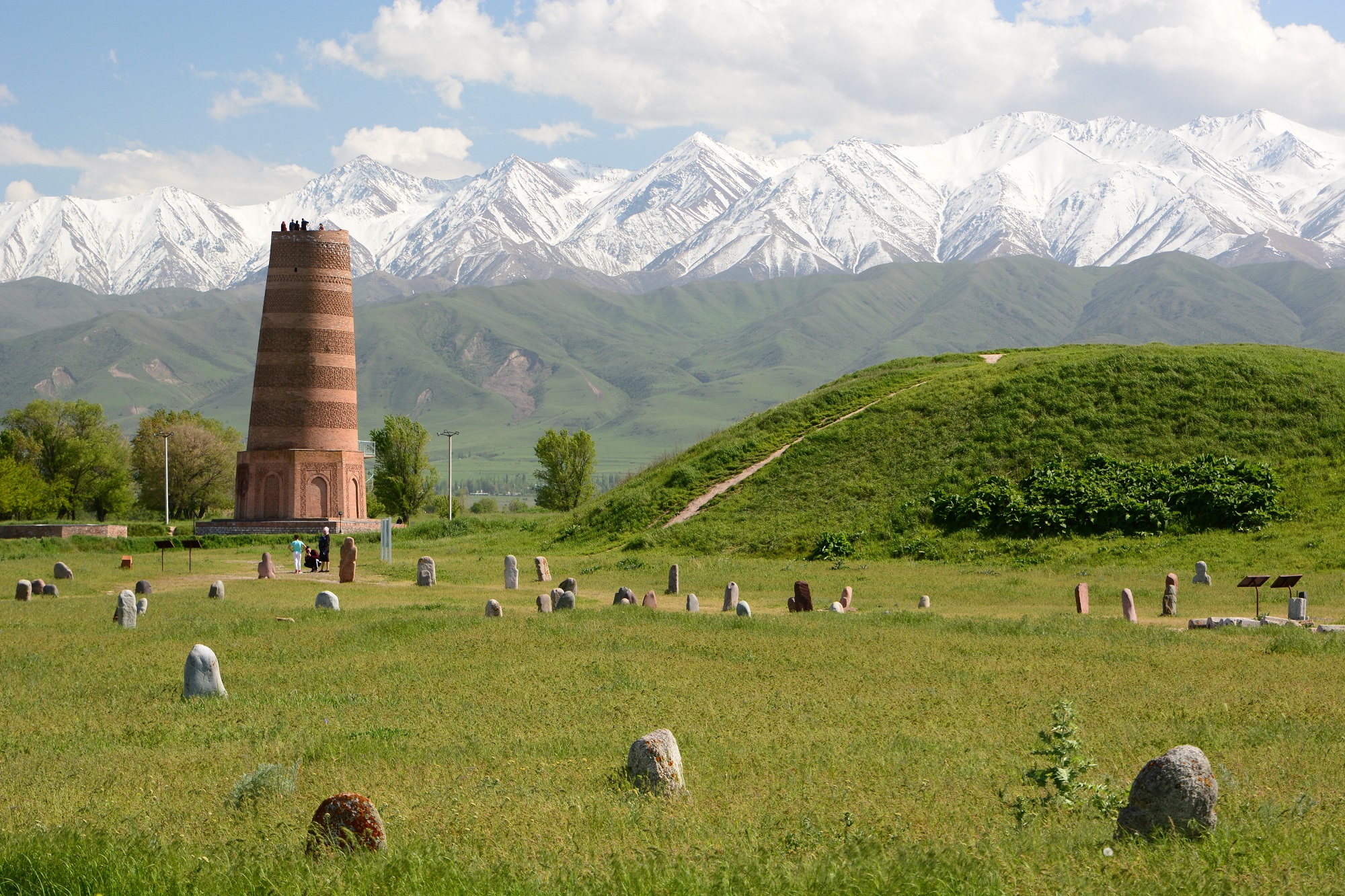 НИИРК – Эксперт: В Киргизии выросло целое поколение сотрудников НПО