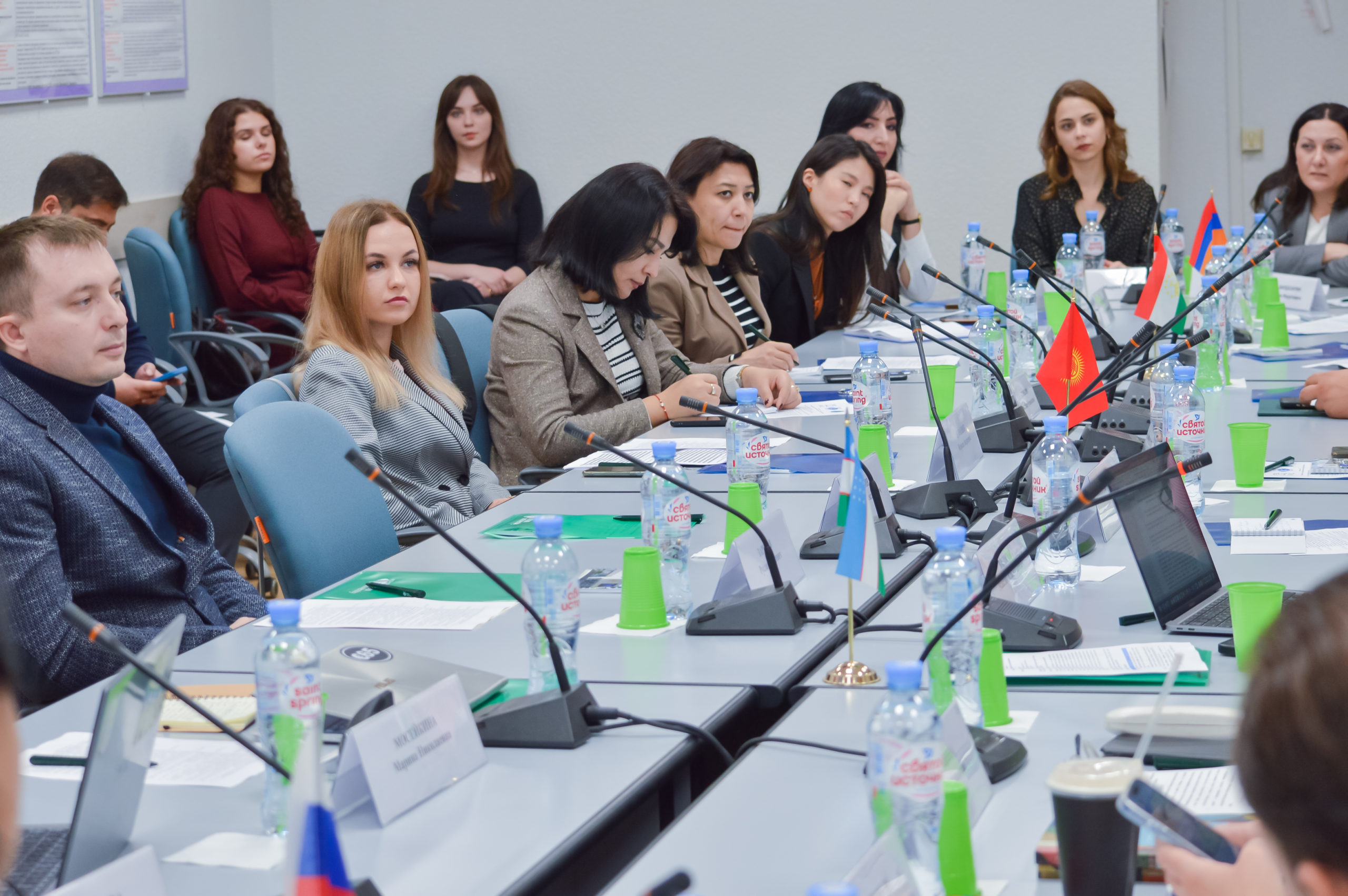 НИИРК – «Многовекторность во внешней политике» обсудили участники Программы мобильности НИИРК с российскими экспертами