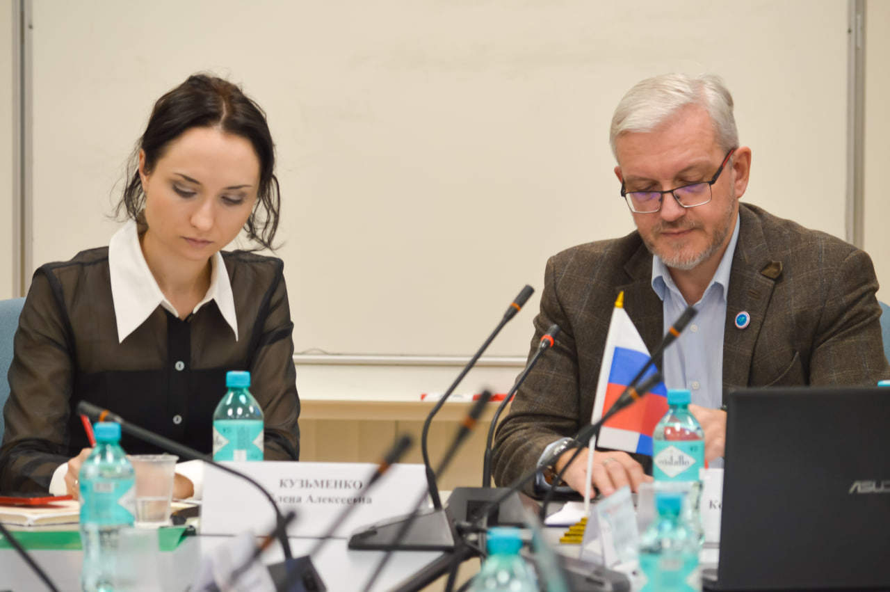 НИИРК – При поддержке НИИРК эксперты обсудили «Технологии работы с иностранными гражданами-выпускниками страновых образовательных программ»