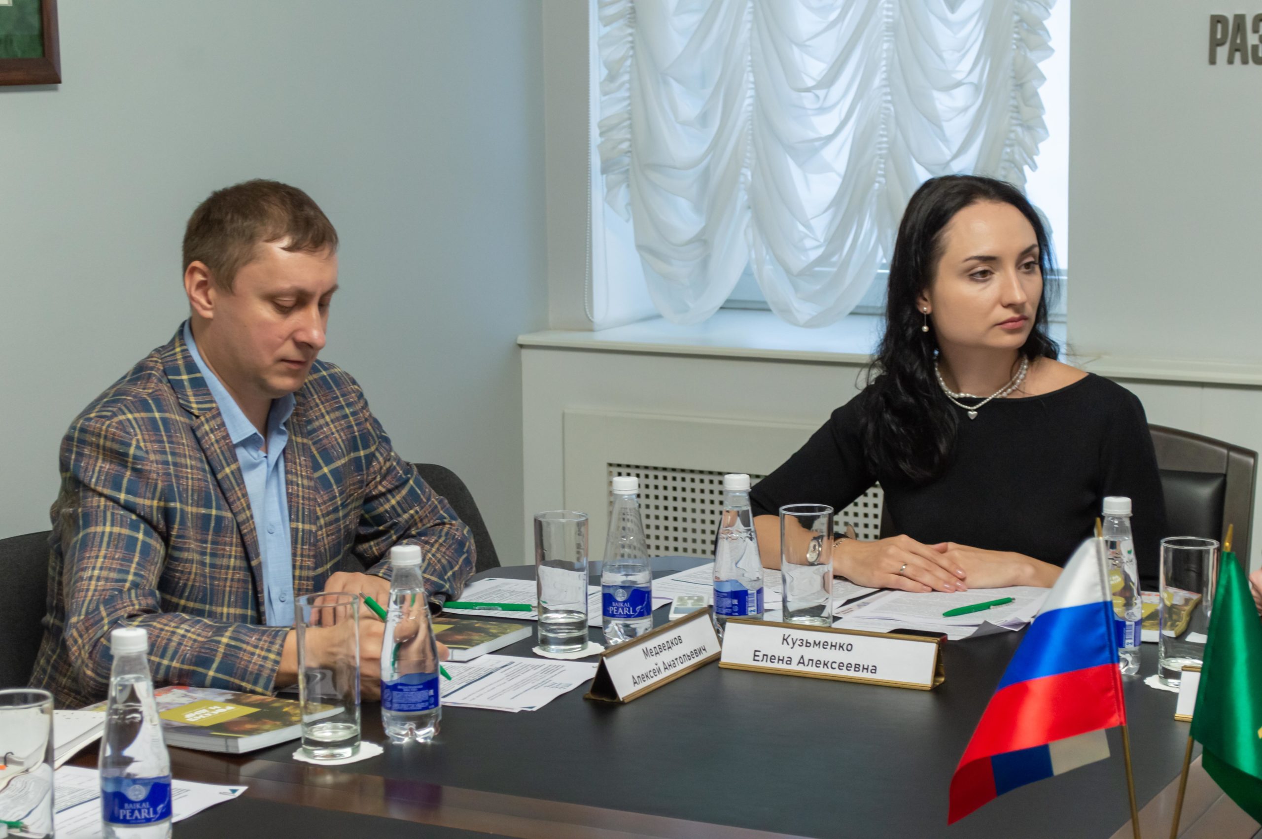 НИИРК – В НИИРК обсудили водные ресурсы как фактор международных отношений