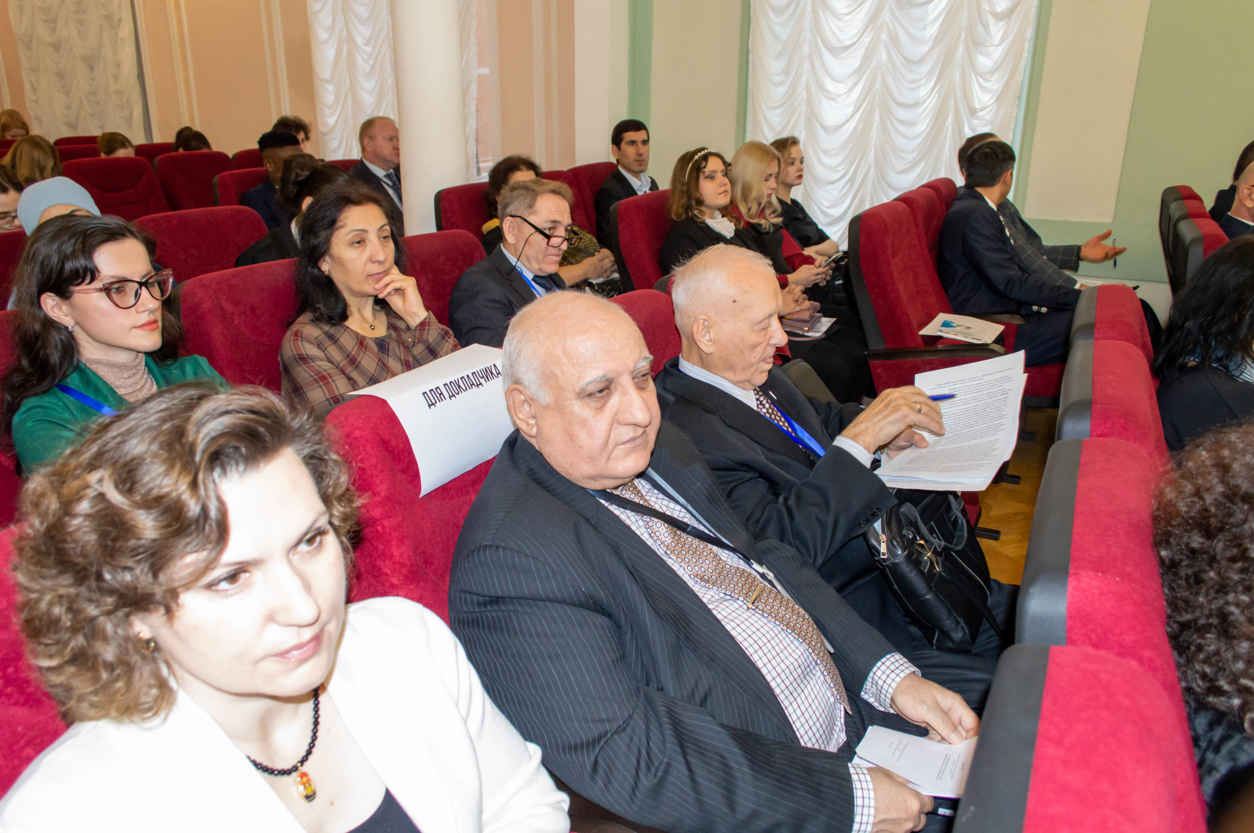 НИИРК – Валентина Комлева, заместитель директора НИИРК по научной работе приняла участие в Международной научно-практической конференции, посвященной Ахмаду Донишу