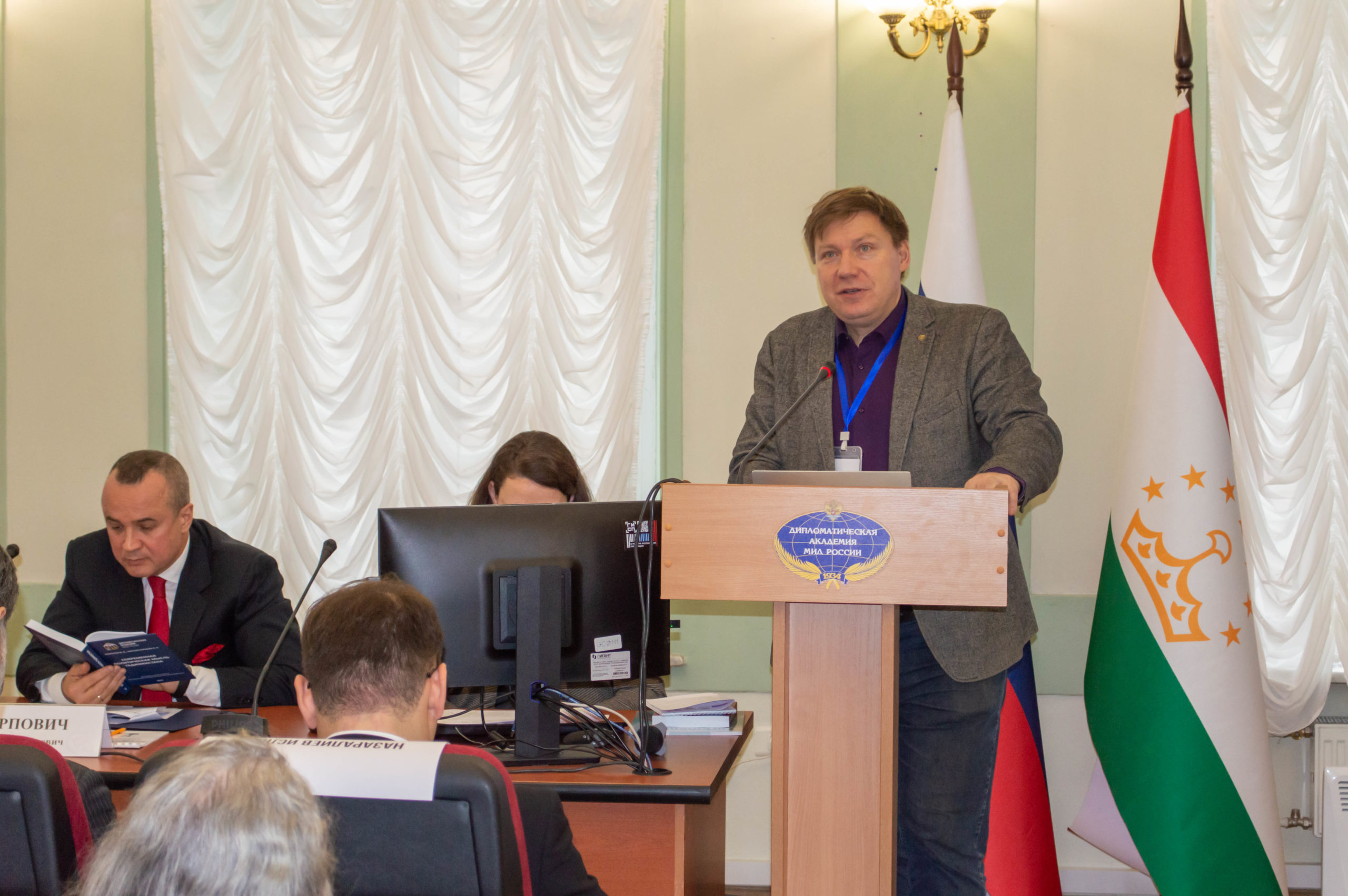 НИИРК – Валентина Комлева, заместитель директора НИИРК по научной работе приняла участие в Международной научно-практической конференции, посвященной Ахмаду Донишу