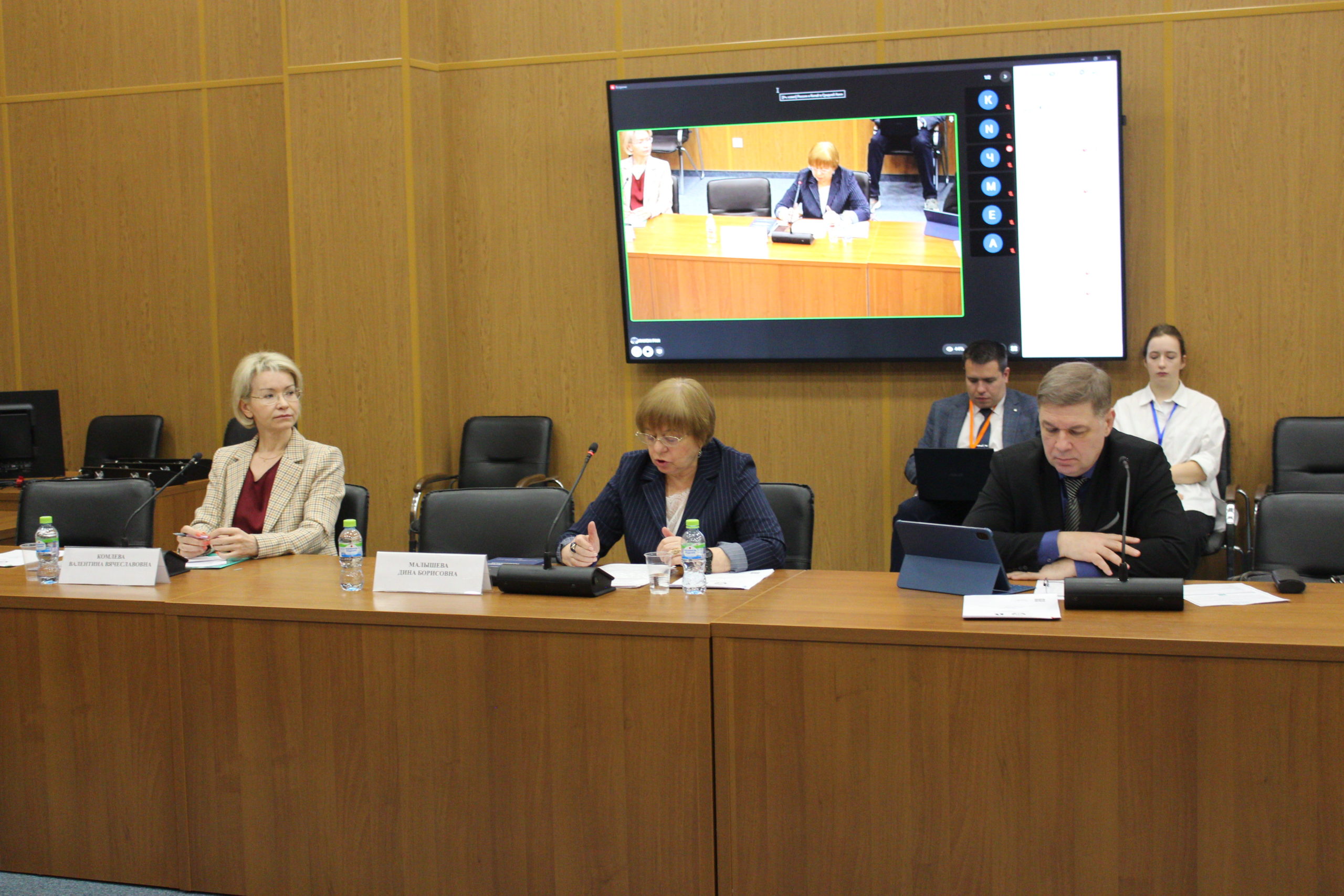 НИИРК – Валентина Комлева сделала доклад на конференции «Россия и Китай в Средней Азии: политика, экономика, наука и образование»