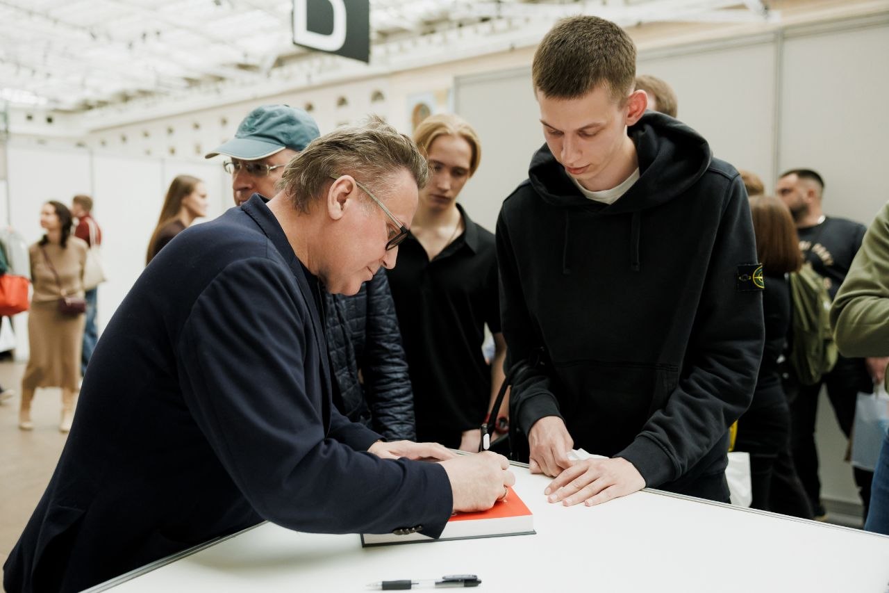 НИИРК – В рамках книжной ярмарки non/fiction состоялась презентация второго издания книги «Политбюро 2.0»