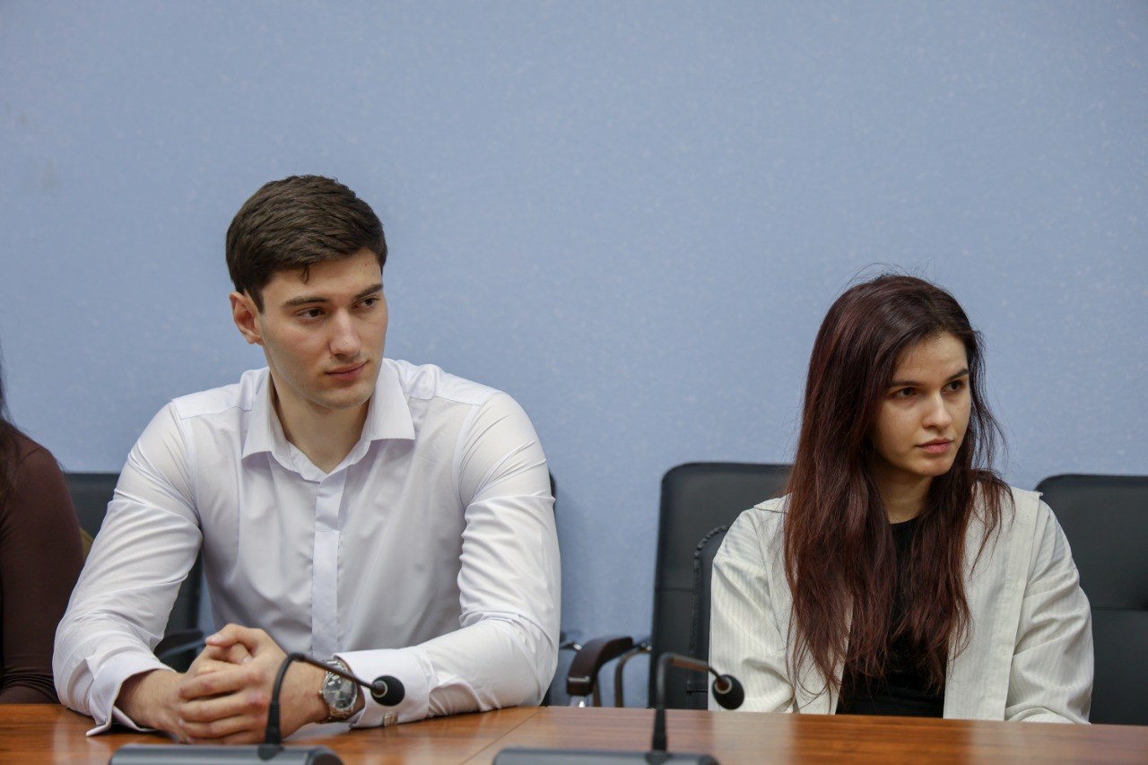 НИИРК – Инвестиции в будущее: в Южной Осетии лучшие студенты ЮОГУ получили именные стипендии фонда «МИР-МОСТ-ОСЕТИЯ»