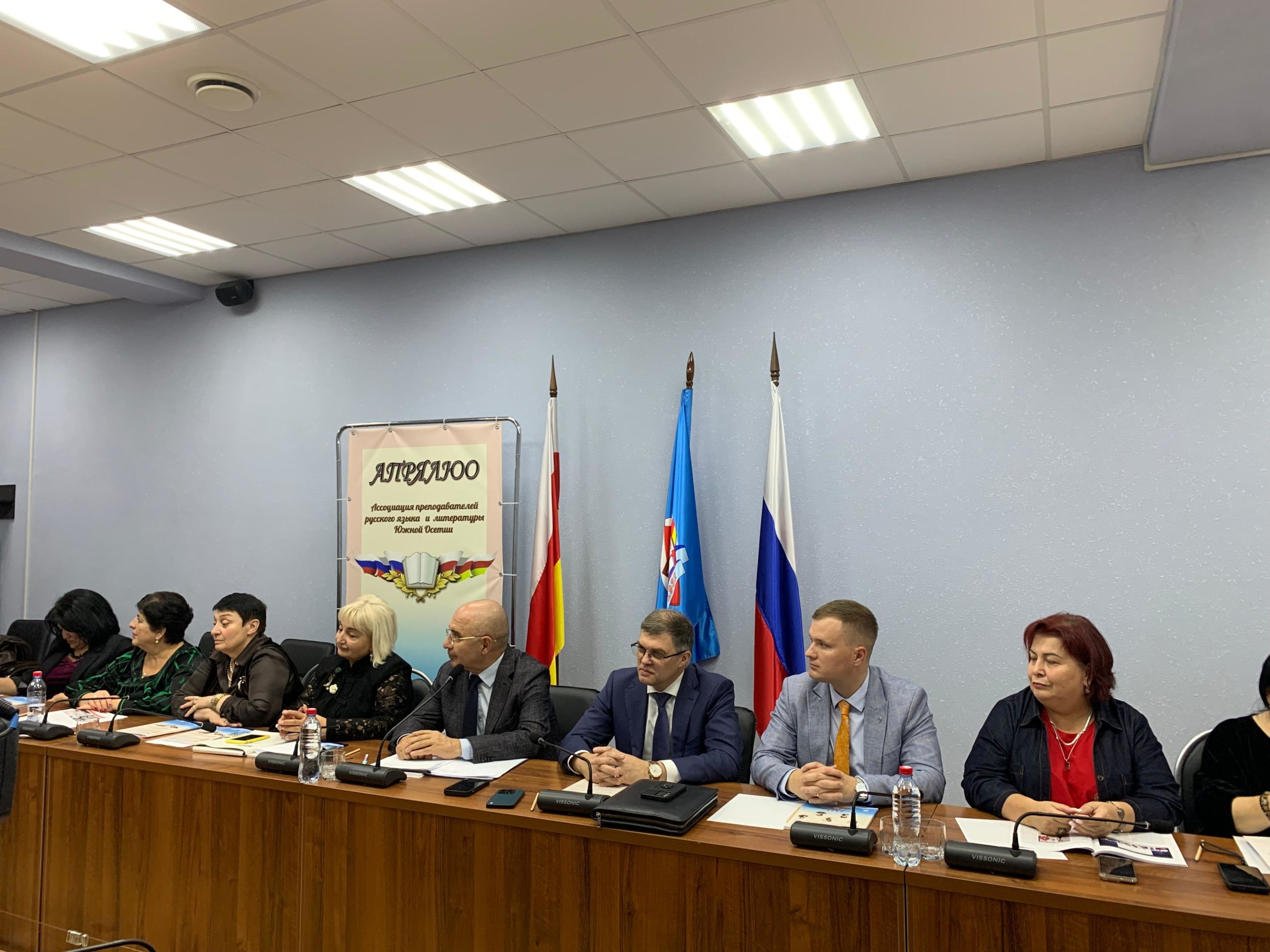НИИРК – В Цхинвале представили 34-й выпуск журнала «Русское слово в Южной Осетии», соучредителем которого является НИИРК