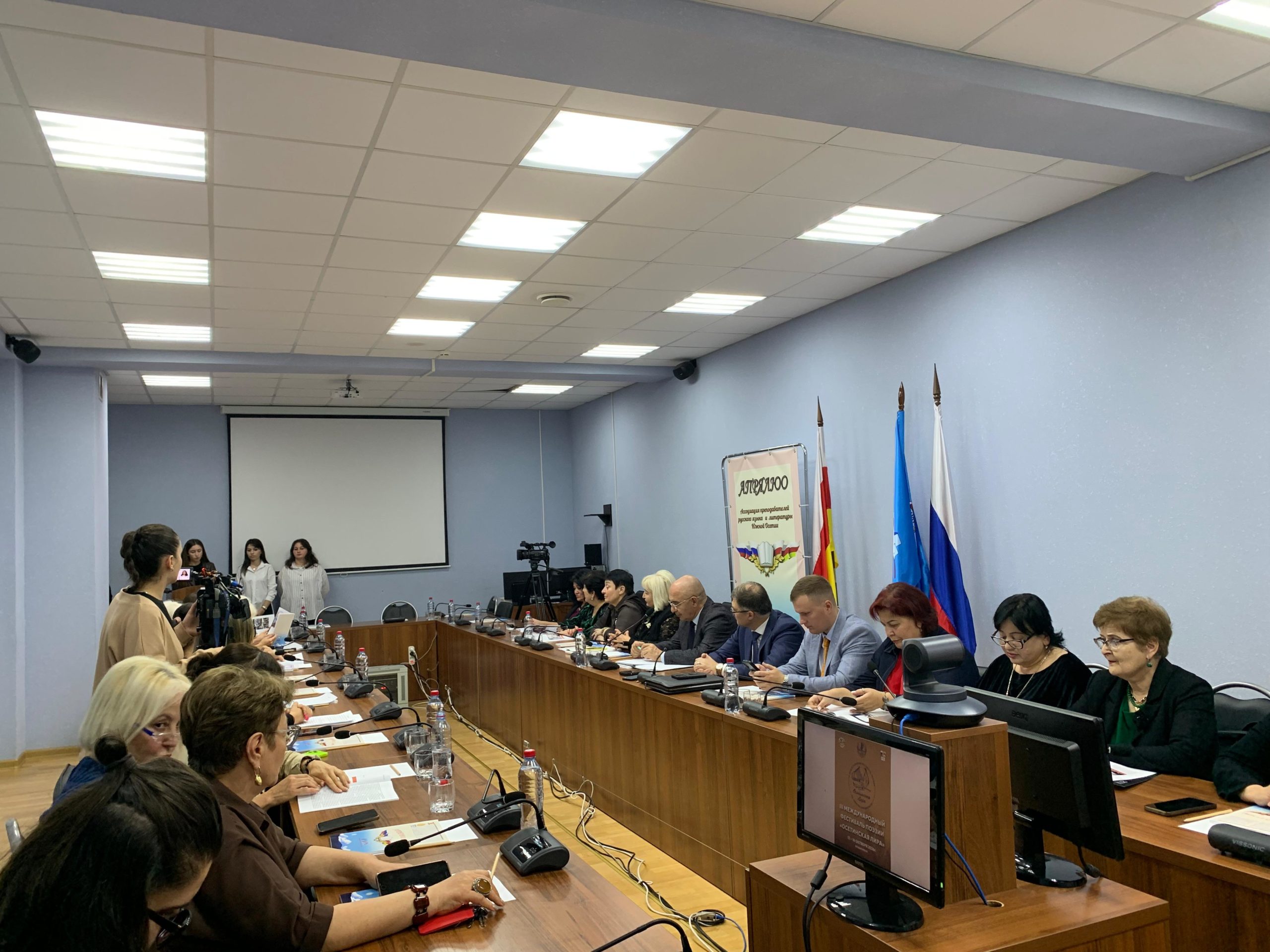 НИИРК – В Цхинвале представили 34-й выпуск журнала «Русское слово в Южной Осетии», соучредителем которого является НИИРК