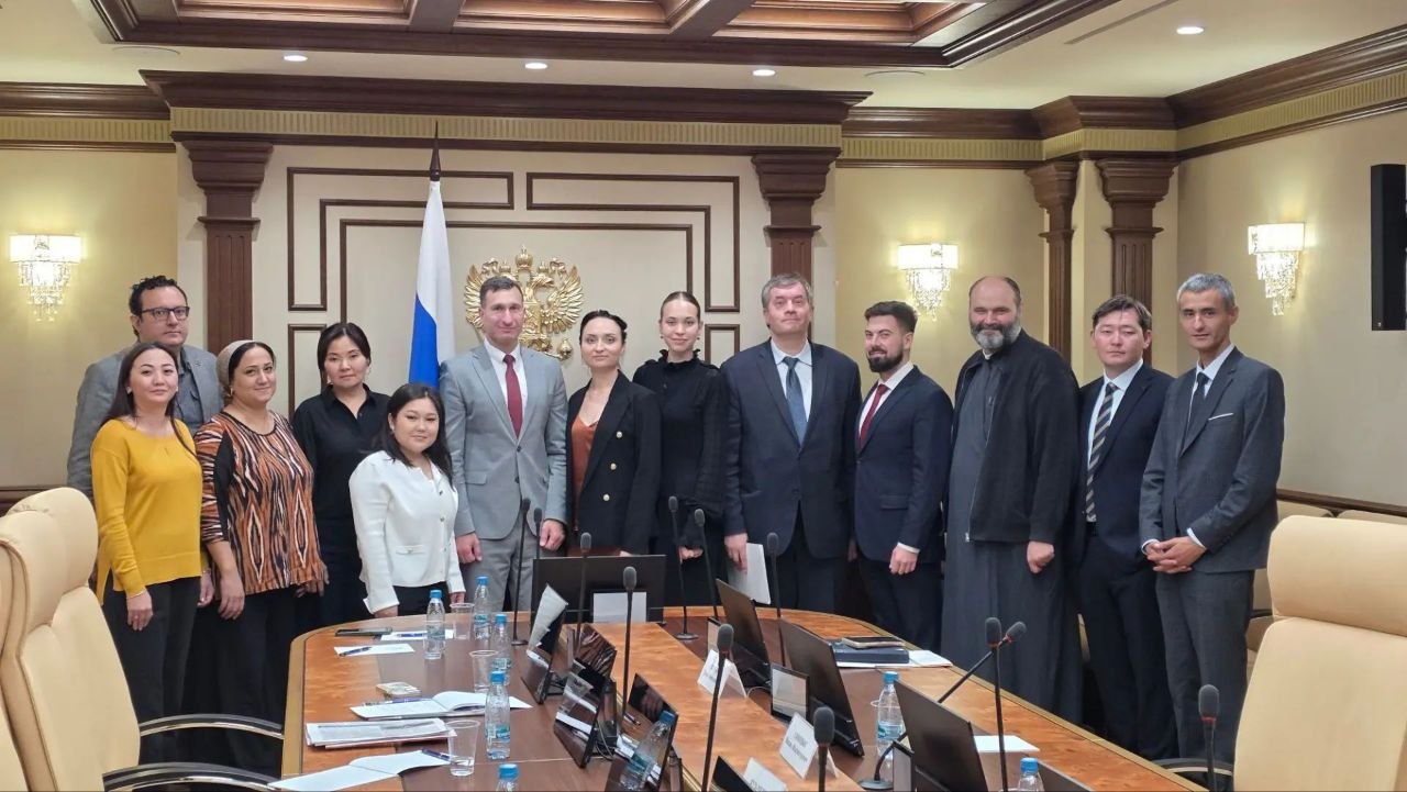 НИИРК – Участники Программы международной академической мобильности НИИРК посетили Совет Федерации Федерального Собрания Российской Федерации